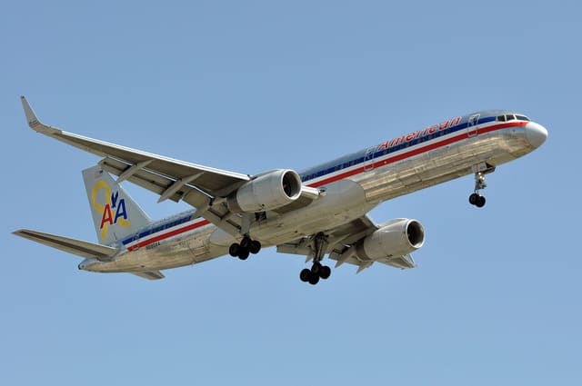 N690AA - Twin-engine aircraft