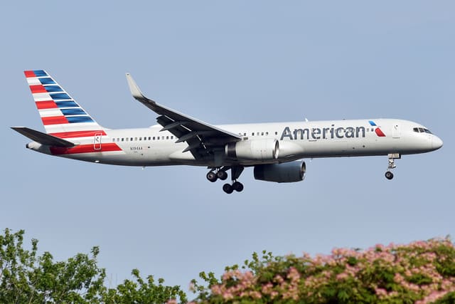 N194AA - Boeing
