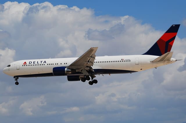 N125DL - Boeing