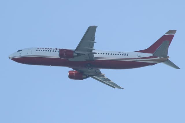N742VA - Twin-engine aircraft