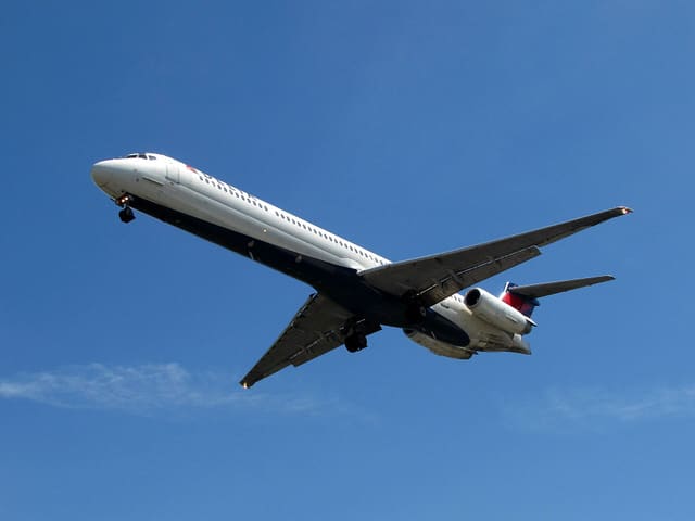N951DL - Twin-engine aircraft