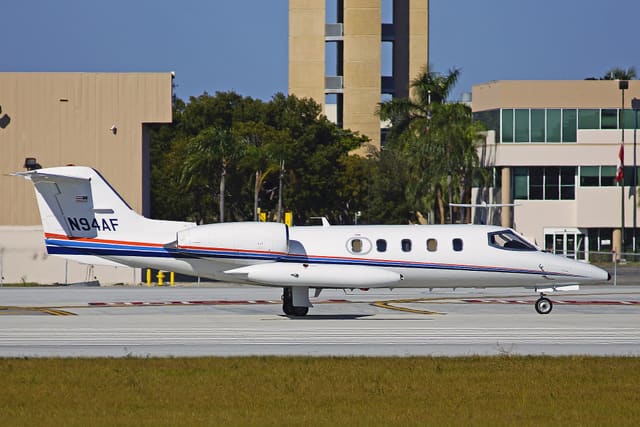 N94AF - Business jet