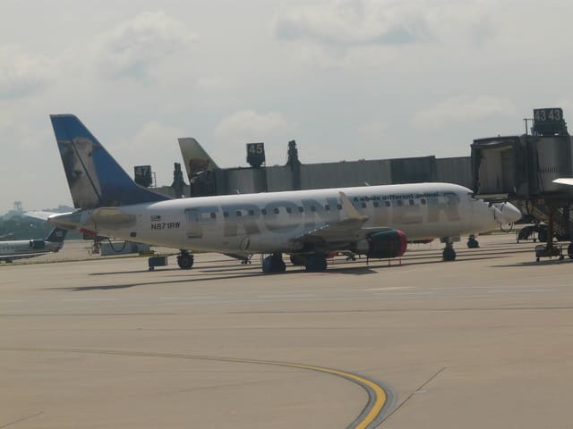 N871RW - Embraer