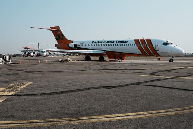 N292EA - Douglas