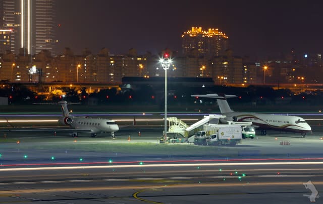 N168CF - Aircraft