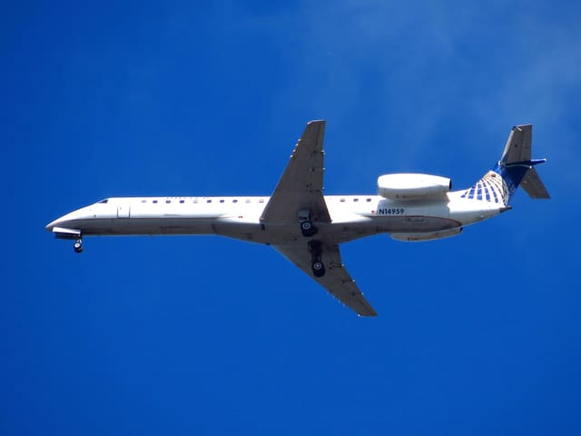 N14959 - Twin-engine aircraft