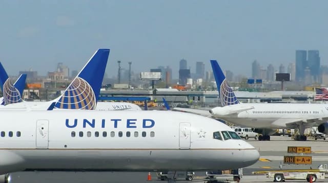 N13110 - Aircraft