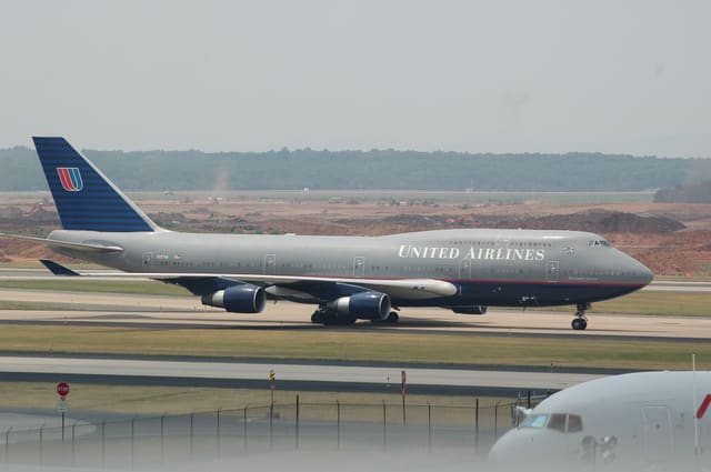 N127UA - Boeing