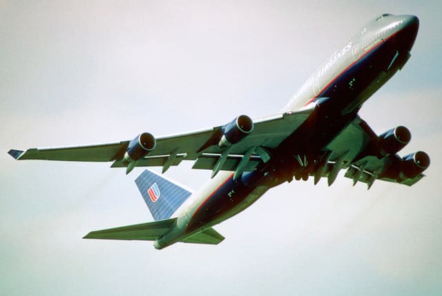 N128UA - Boeing