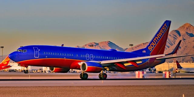 N8615E - Twin-engine aircraft