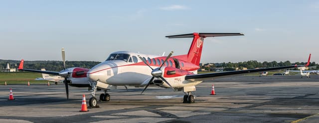 N874UP - Twin-engine aircraft