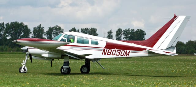 N8030M - Twin-engine aircraft