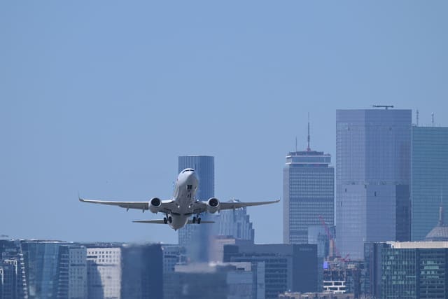 N963AN - Twin-engine aircraft