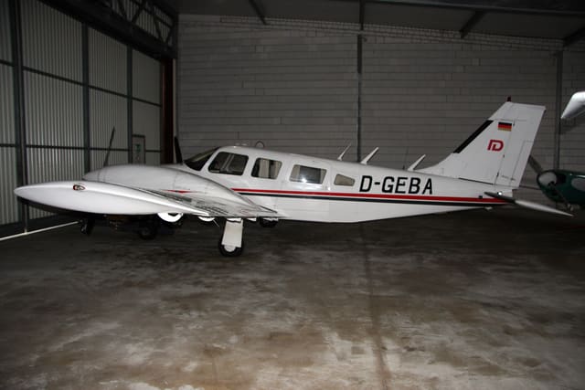 D-GEBA - Twin-engine aircraft