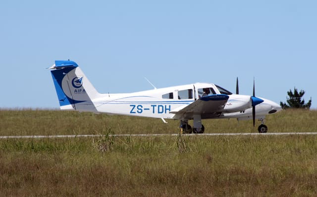 ZS-TDH - Piper