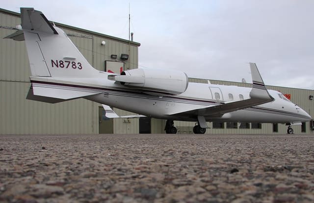 N8783 - Business jet