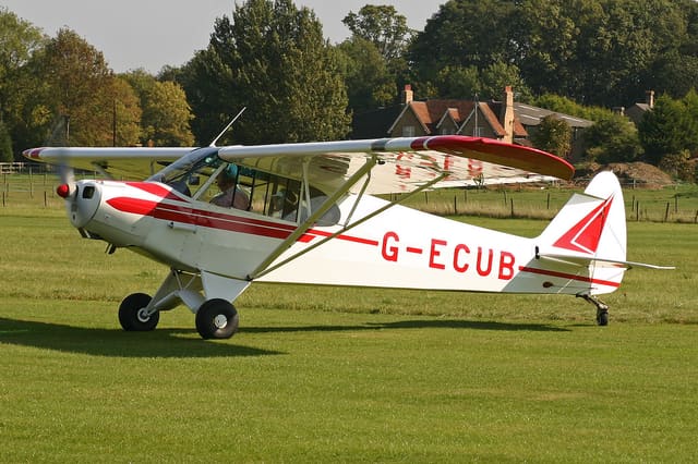 G-ECUB - Piper