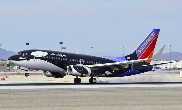 N713SW - Boeing