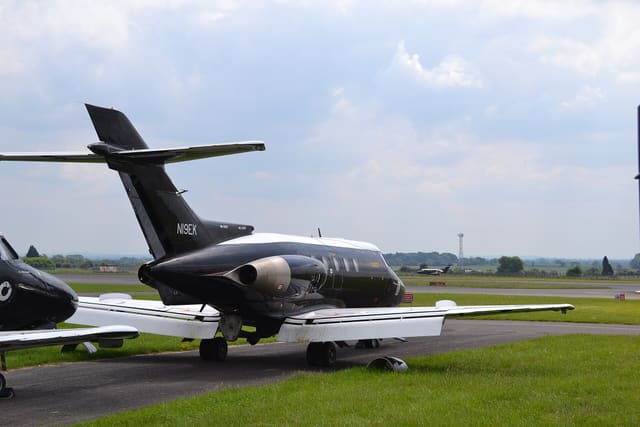 N19EK - Business jet