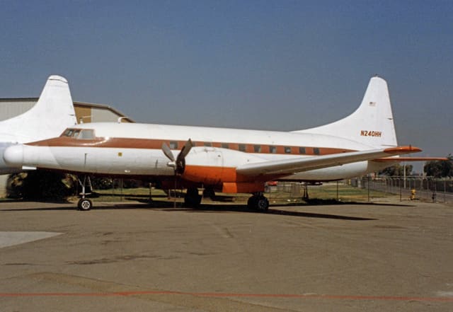 N240HH - Twin-engine aircraft