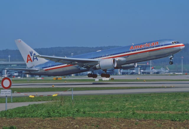 N342AN - Twin-engine aircraft