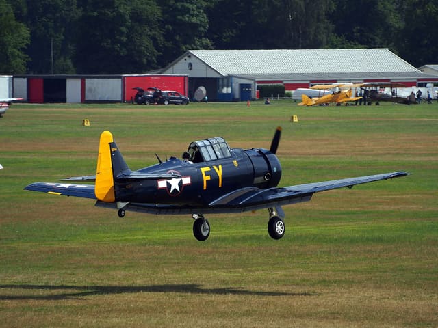 N13FY - Warbird