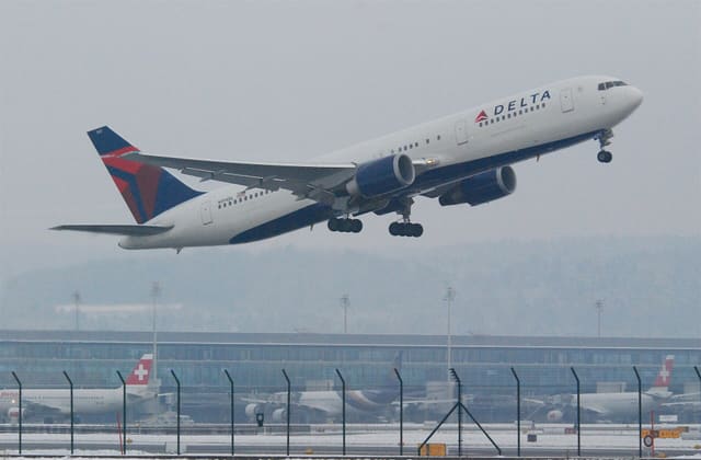 N394DL - Boeing