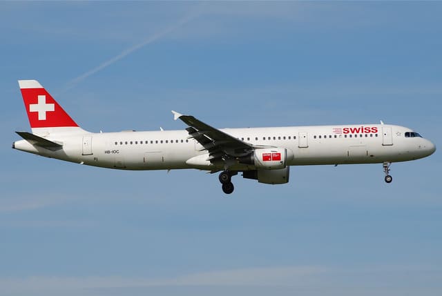 HB-IOC - Twin-engine aircraft