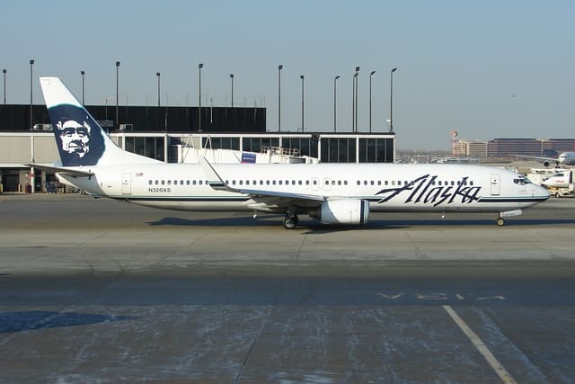 N320AS - Boeing
