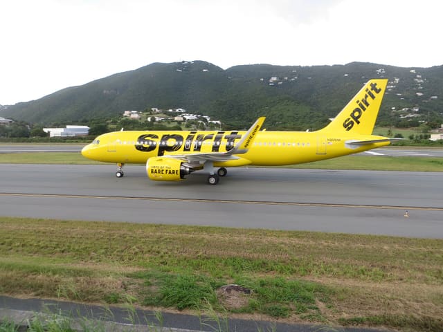 N905NK - Twin-engine aircraft