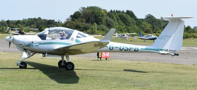 G-OSFB - Diamond