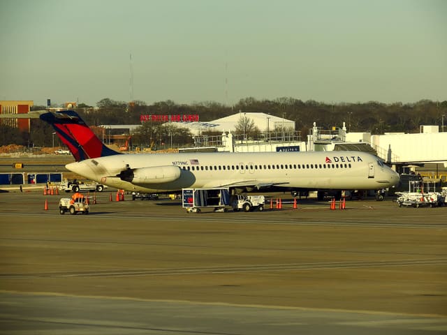 N779NC - Douglas