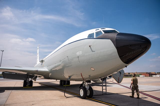  - Twin-engine aircraft
