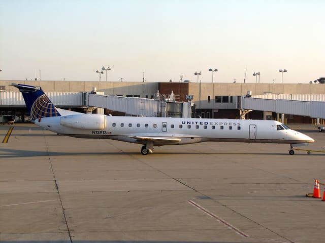 N13913 - Aircraft