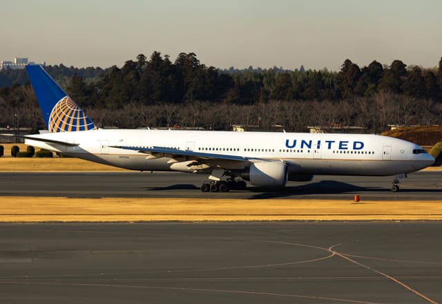 N211UA - Boeing
