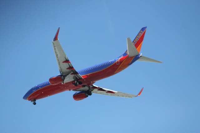 N8317M - Twin-engine aircraft