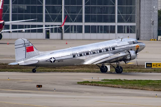 N41CQ - Douglas