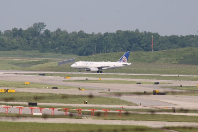 N823UA - Airbus