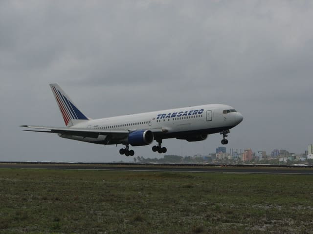 EI-DBW - Twin-engine aircraft