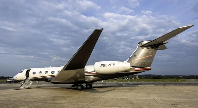 N657FX - Business jet