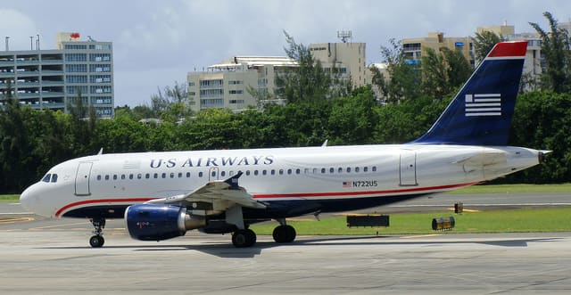 N722US - Twin-engine aircraft