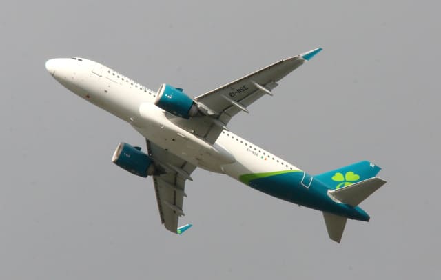 EI-NSE - Twin-engine aircraft
