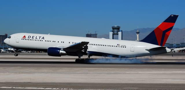 N125DL - Twin-engine aircraft