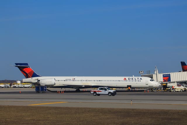 N959DN - Douglas