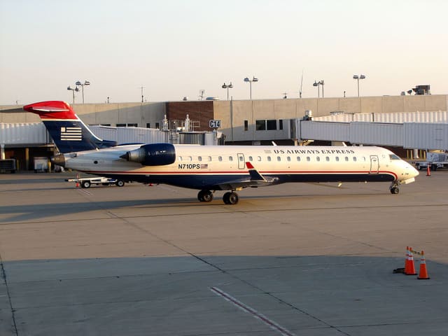 N710PS - Twin-engine aircraft