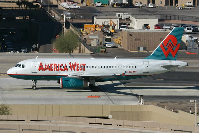 N824AW - Twin-engine aircraft