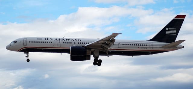 N925UW - Twin-engine aircraft