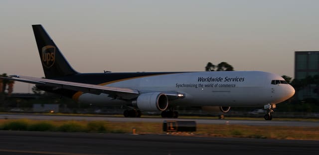 N328UP - Boeing