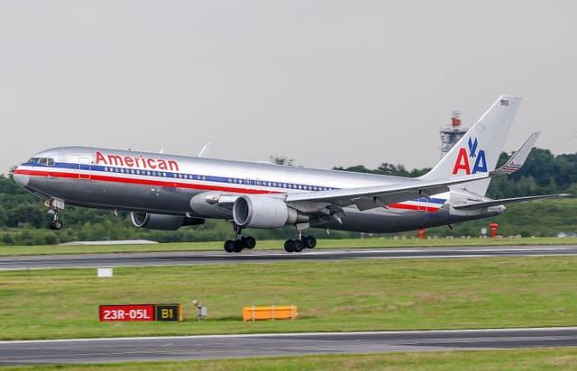 N39365 - Twin-engine aircraft