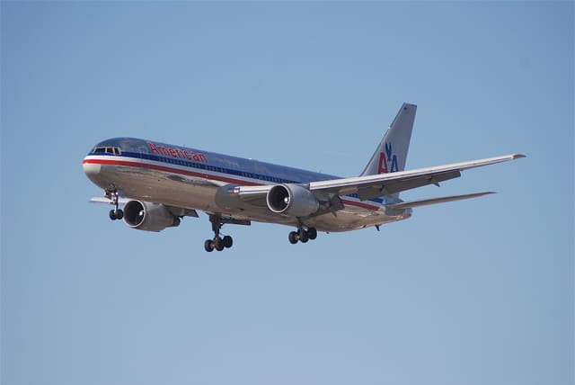 N393AN - Twin-engine aircraft